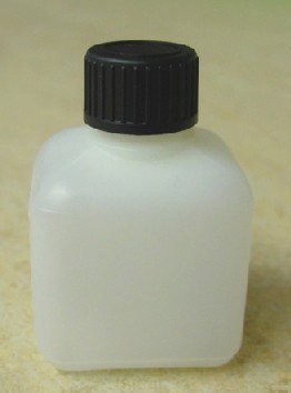 Leere Plastikflasche mit Schraubverschluss 50 ml